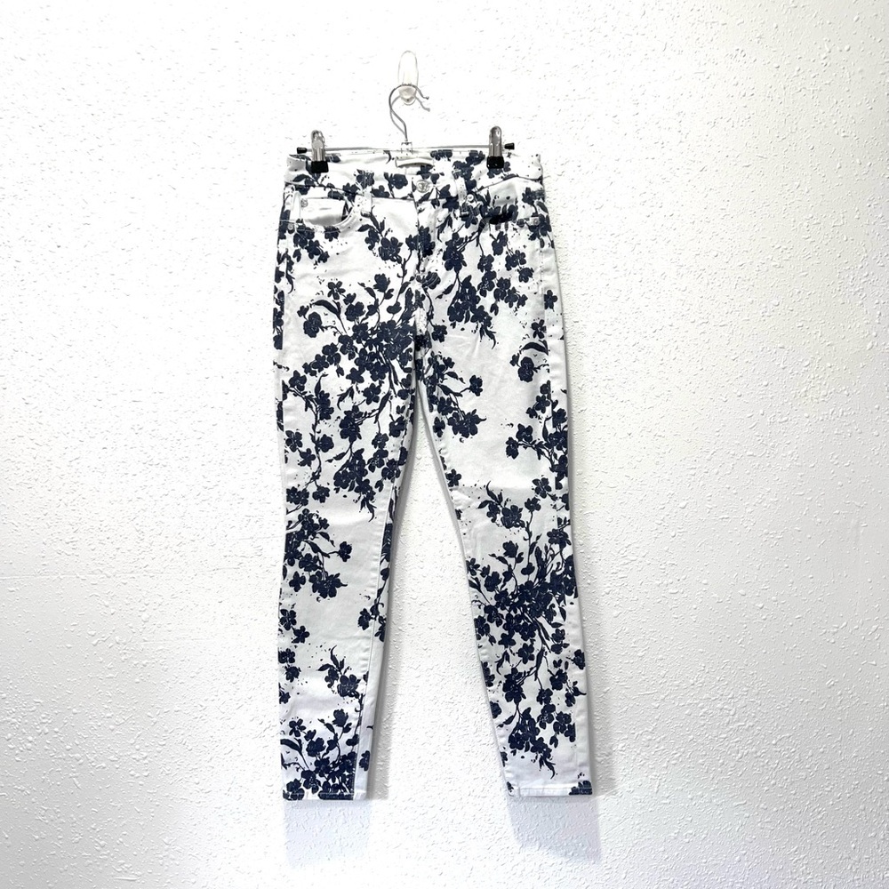 7 For All Mankind floral blue‎ and White Jeans with Elegant Pattern 26